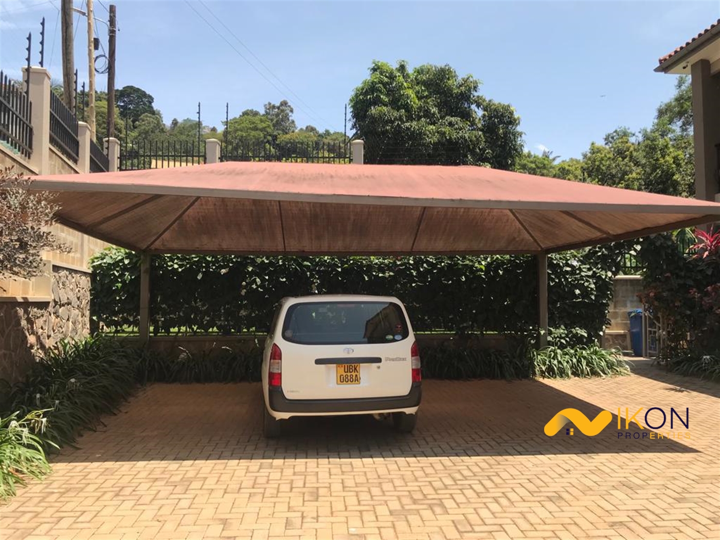 Mansion for rent in Muyenga Kampala