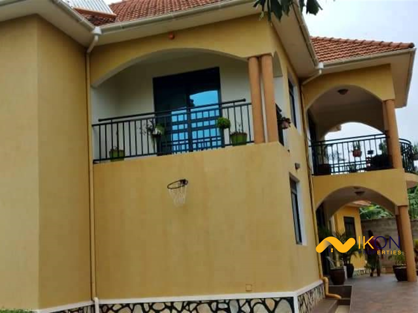 Storeyed house for sale in Namugongo Wakiso