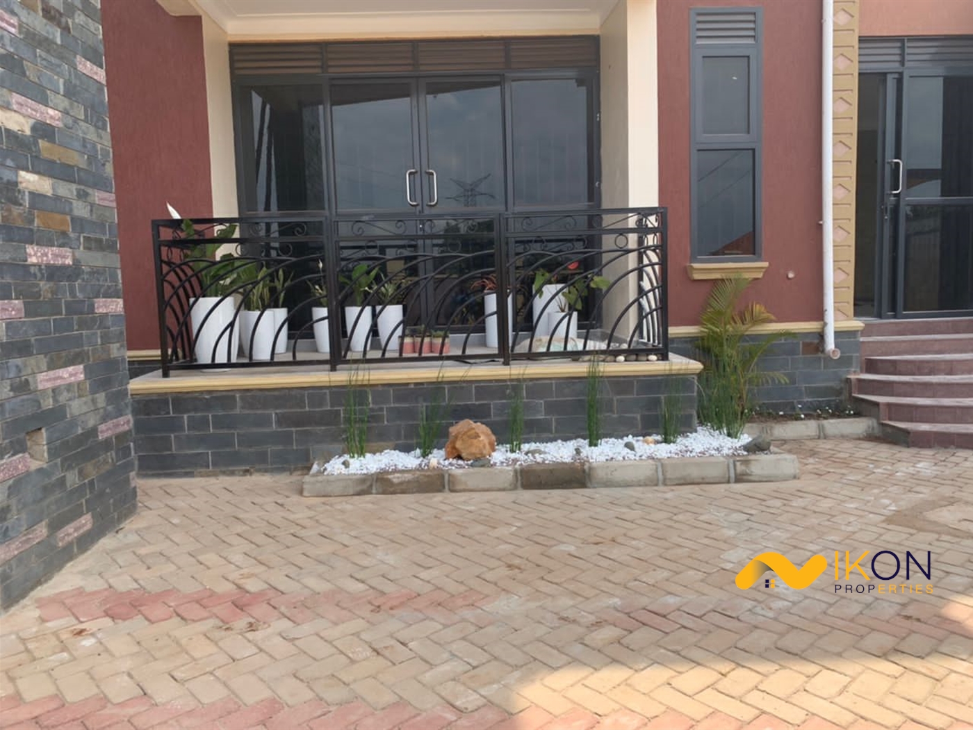 Mansion for sale in Buwaate Kampala