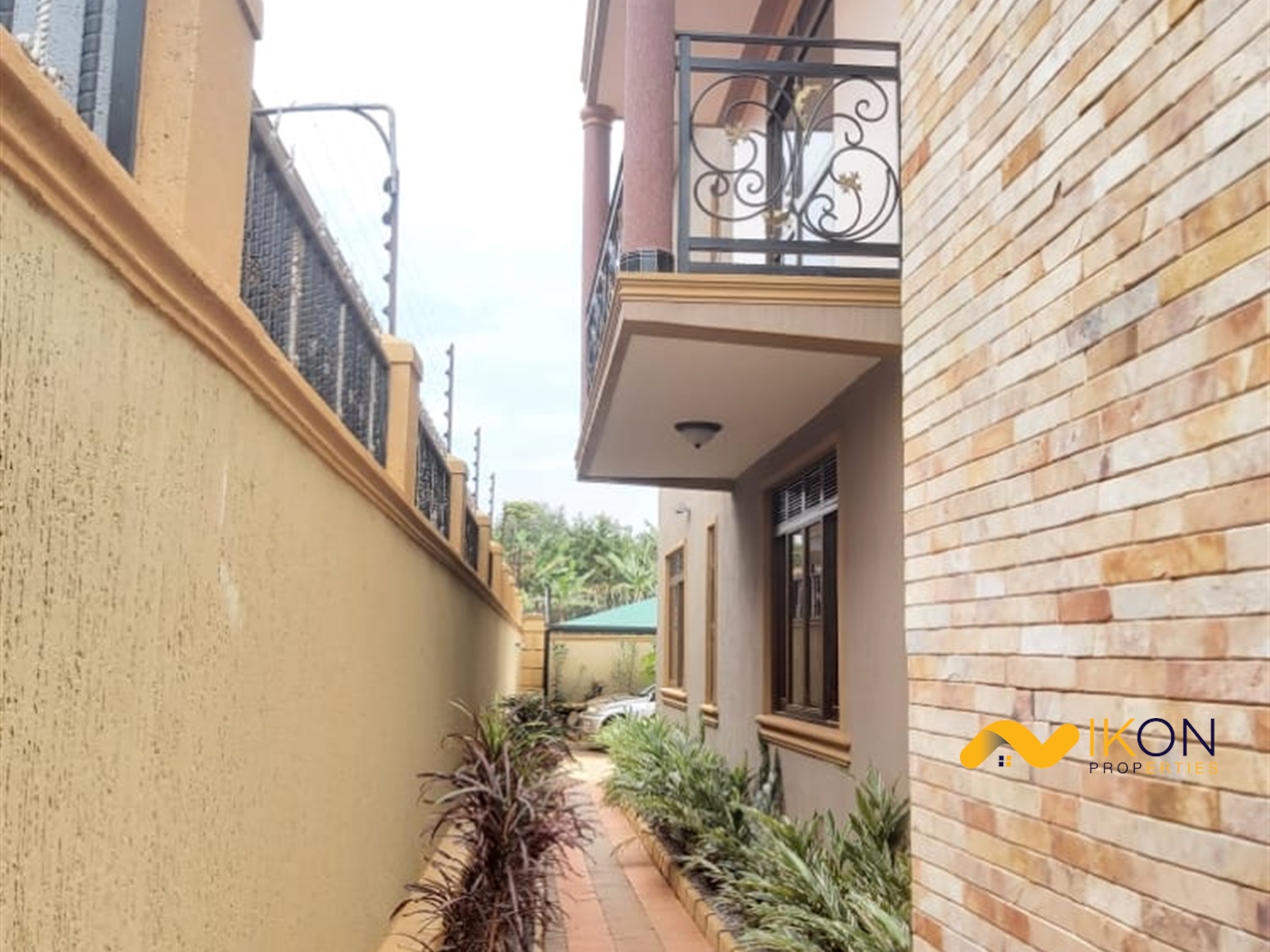 Storeyed house for sale in Akright Wakiso