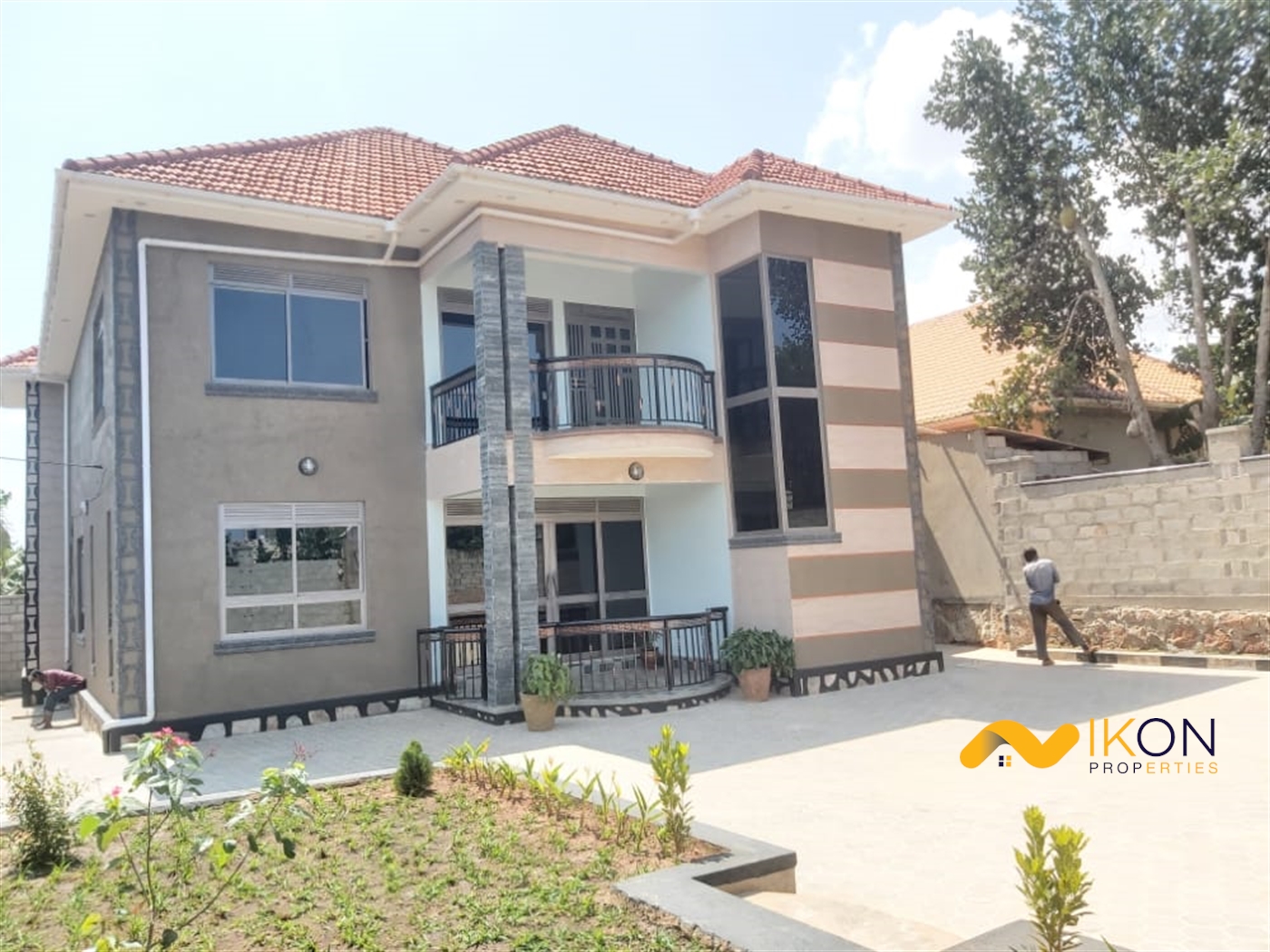 Storeyed house for sale in Kitende Wakiso