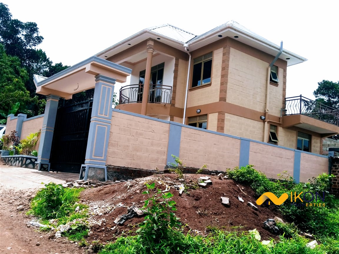 Storeyed house for sale in Seguku Wakiso