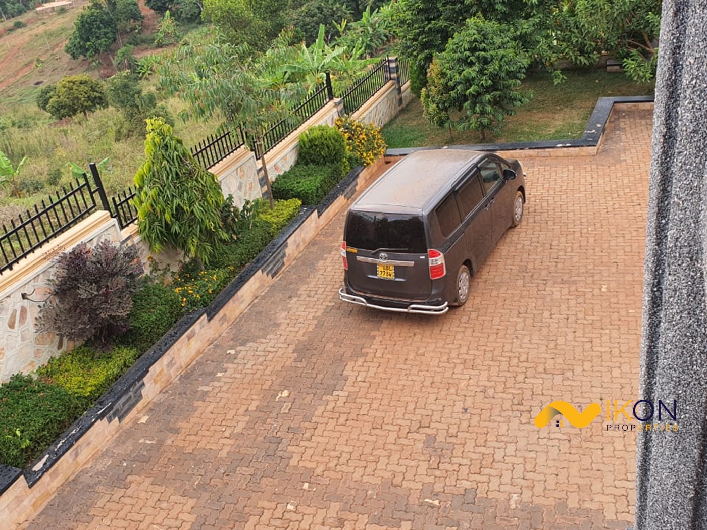 Mansion for sale in Bwebajja Wakiso