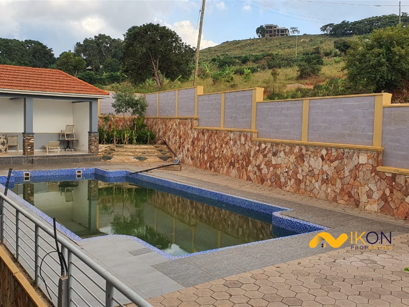 Mansion for sale in Bwebajja Wakiso