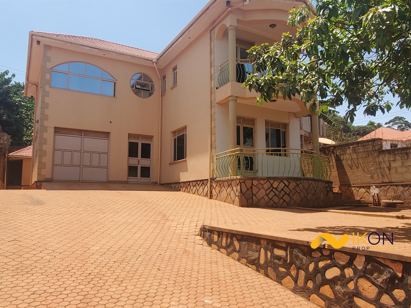 Storeyed house for sale in Sseguku Wakiso