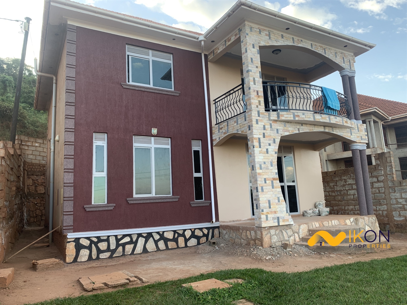 Storeyed house for sale in Seguku Wakiso