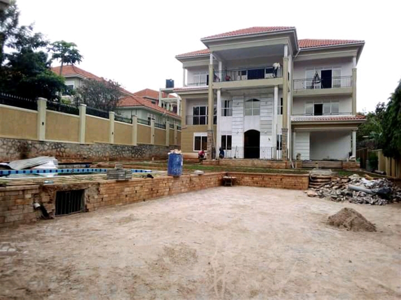 Mansion for sale in Muyenga Wakiso