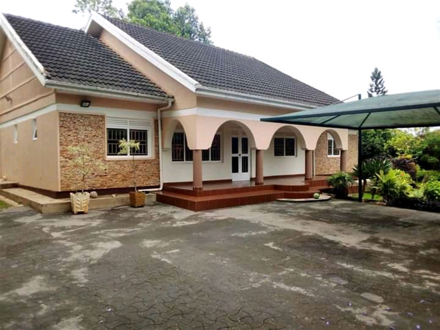 Bungalow for sale in Muyenga Wakiso