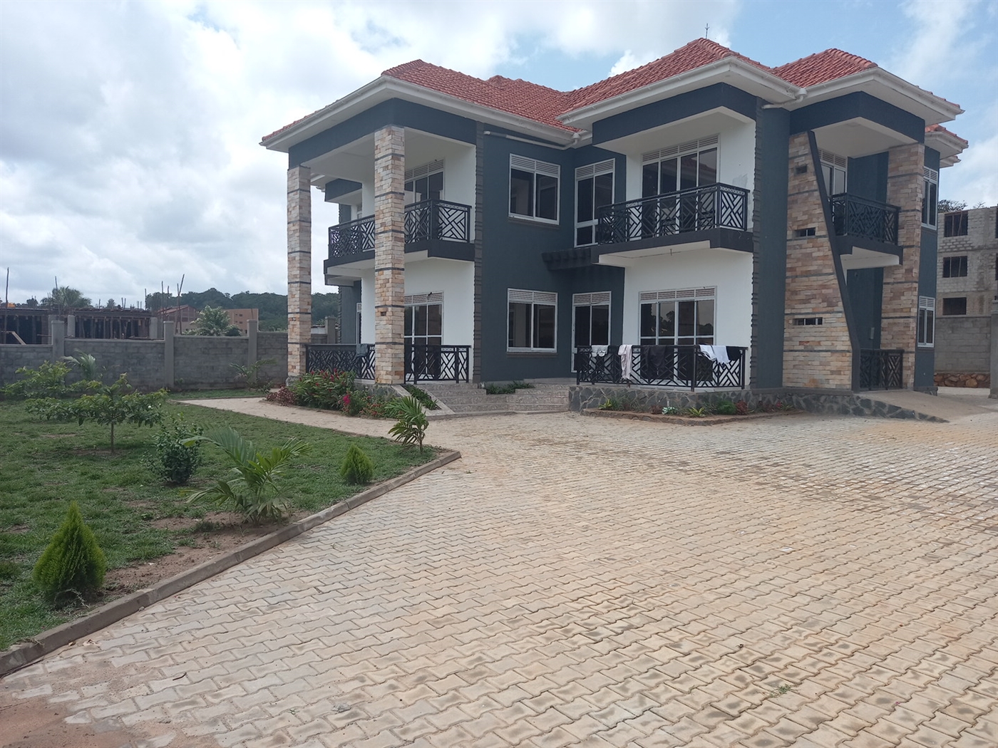 Mansion for sale in Lubowa Wakiso