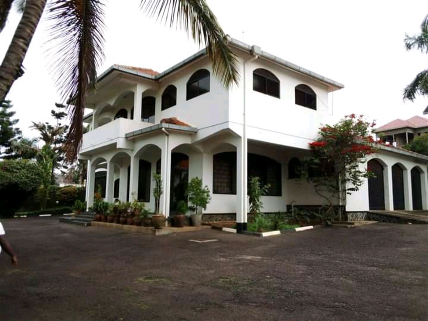 Mansion for rent in Munyonyo Wakiso