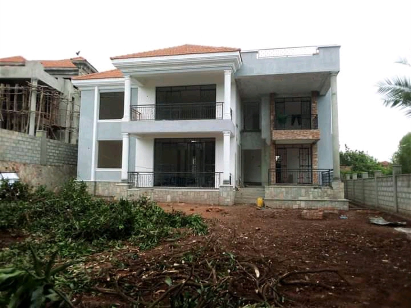 Mansion for sale in Buziga Wakiso