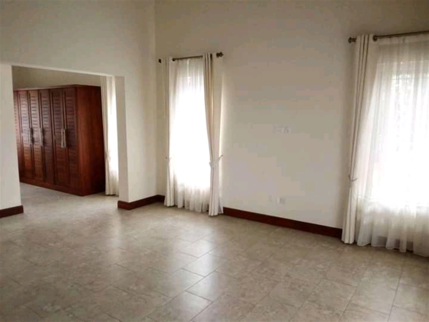Mansion for rent in Buziga Wakiso