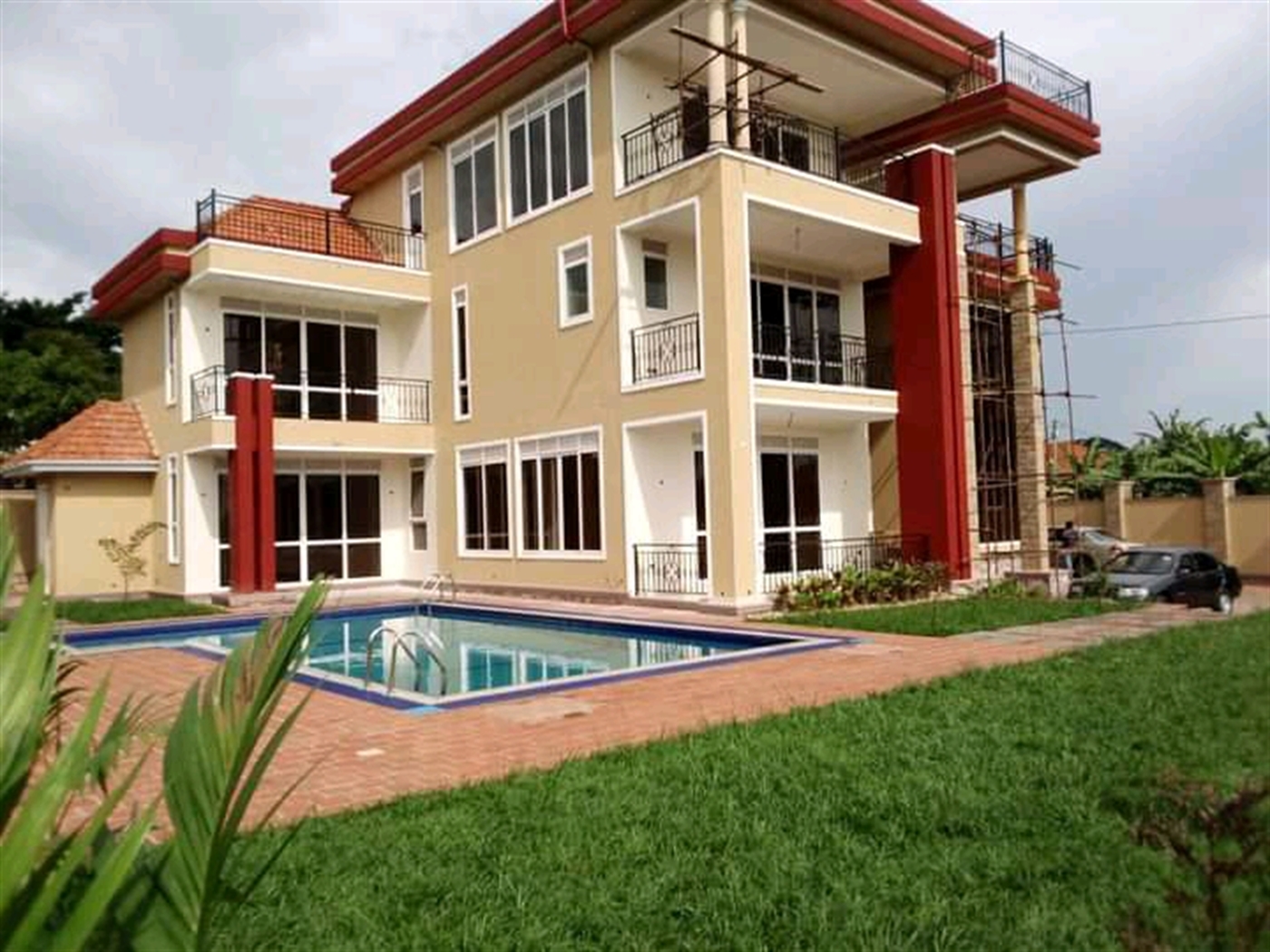 Mansion for sale in Munyonyo Wakiso
