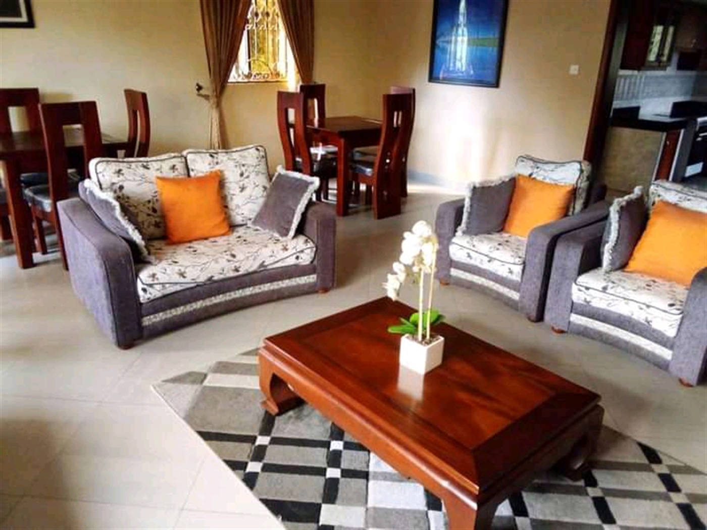 Mansion for rent in Kigo Wakiso