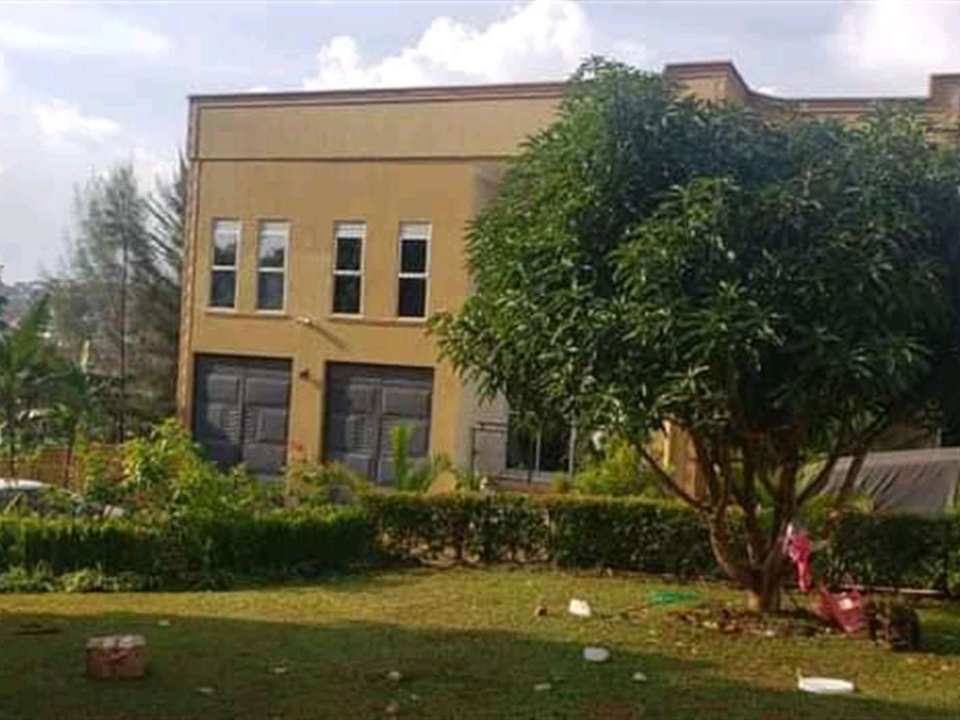 Mansion for sale in Akright Wakiso