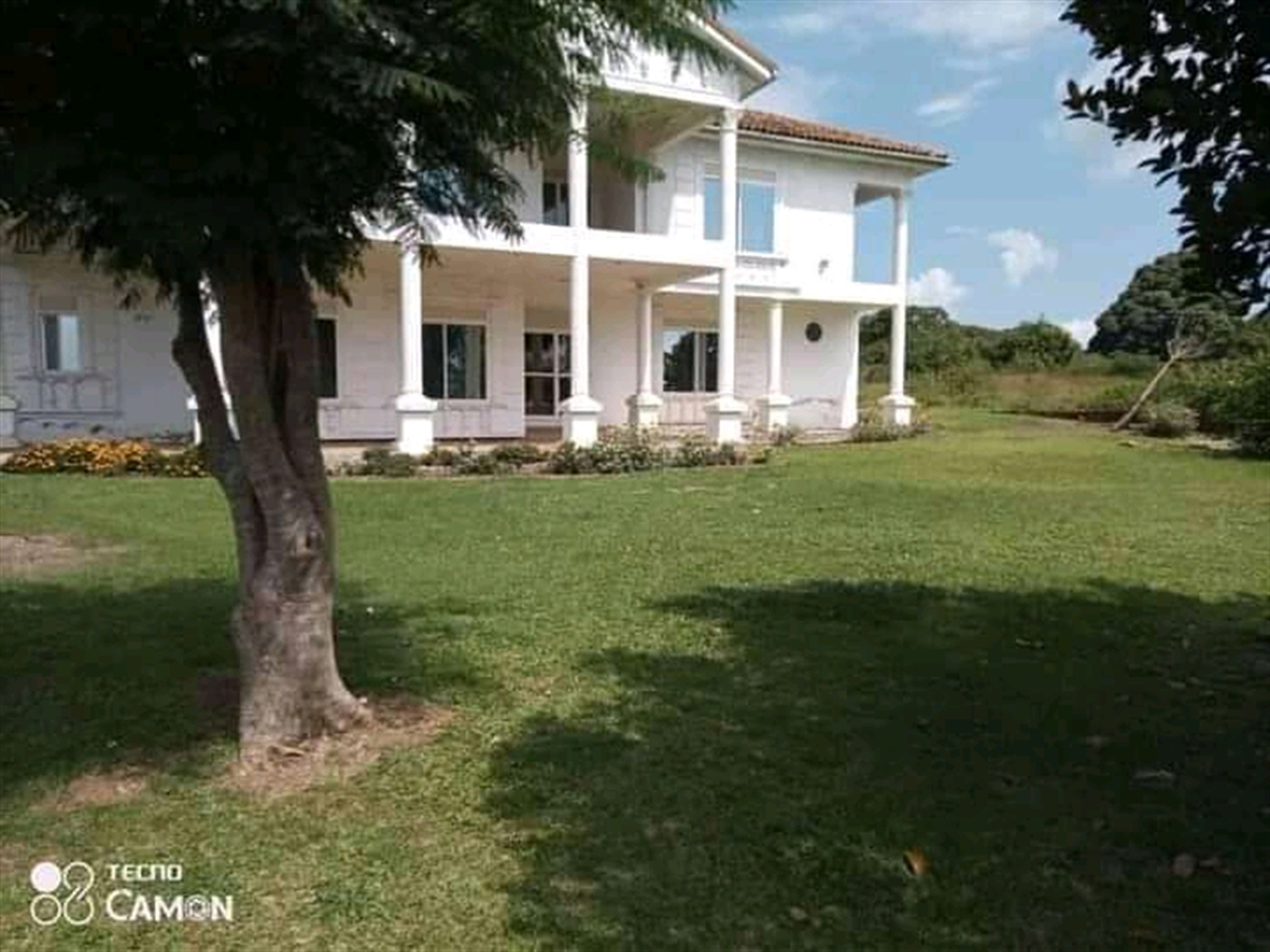Mansion for sale in Mutundwe Wakiso
