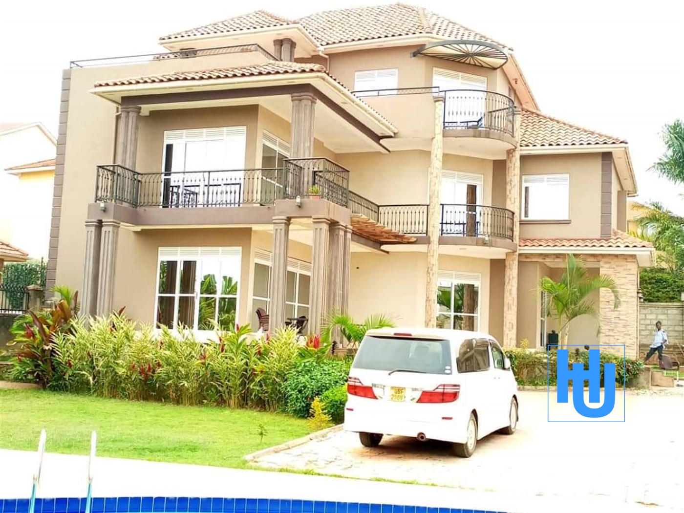 Mansion for sale in Kiwatule Wakiso