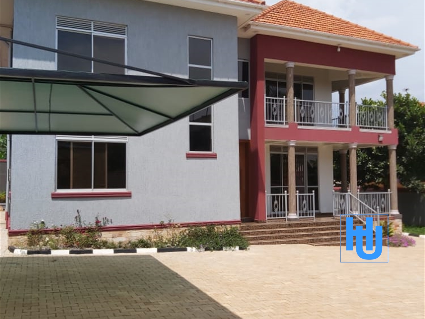 Mansion for sale in Kitende Wakiso