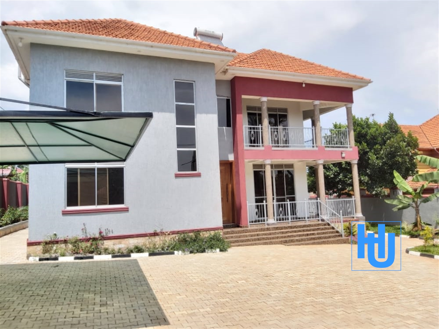 Mansion for sale in Kitende Wakiso