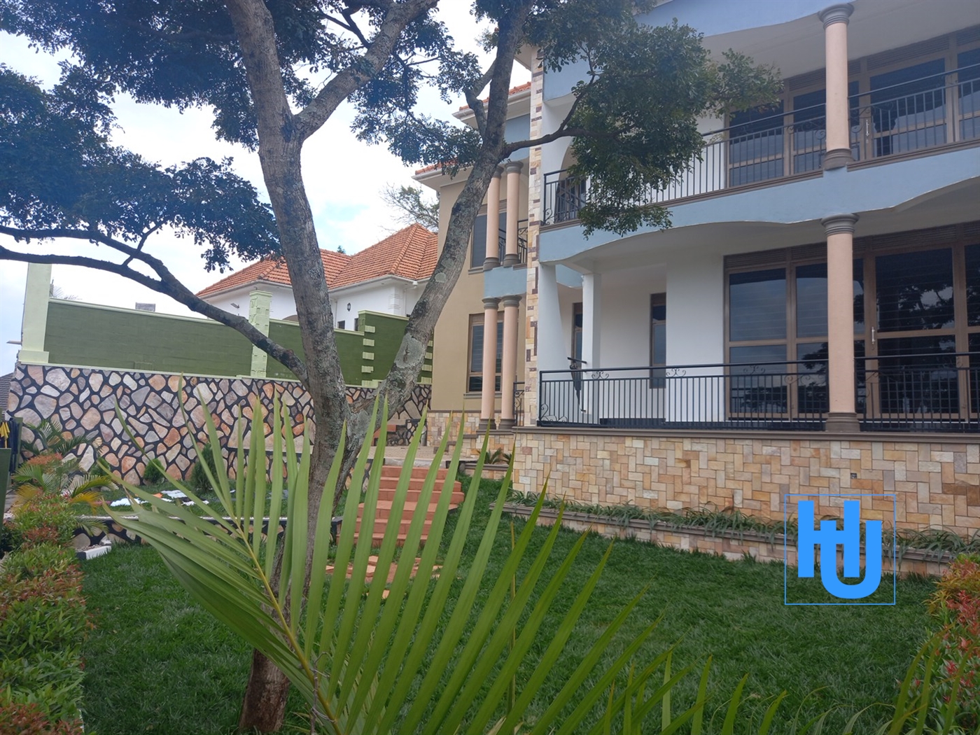 Mansion for sale in Bwebajja Wakiso