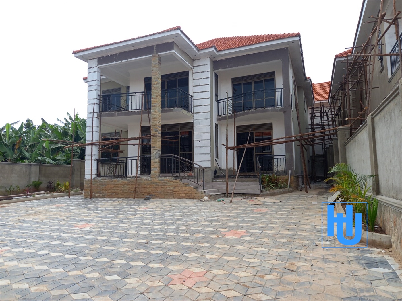 Mansion for sale in Kira Wakiso