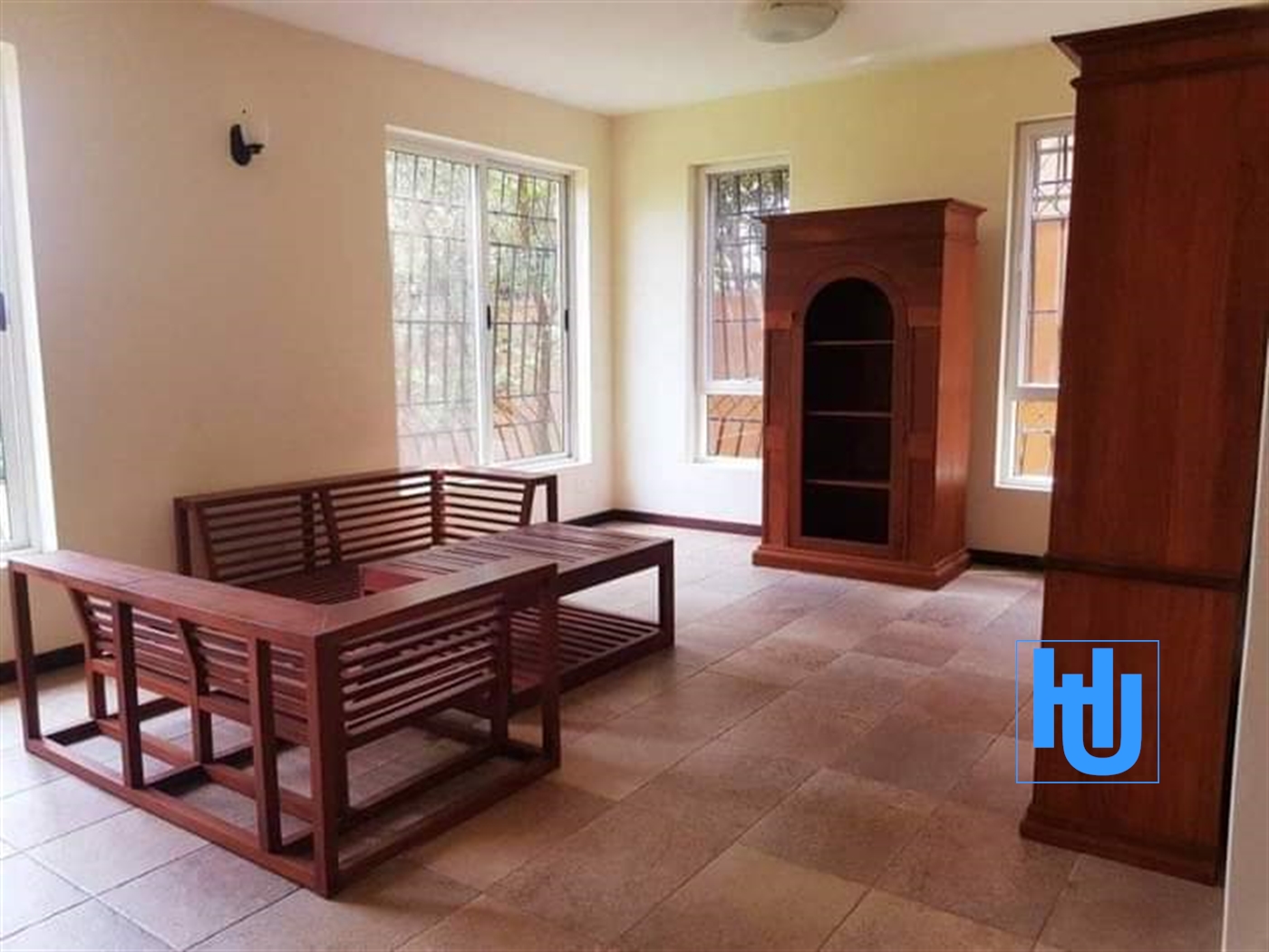 Mansion for sale in Lubowa Wakiso