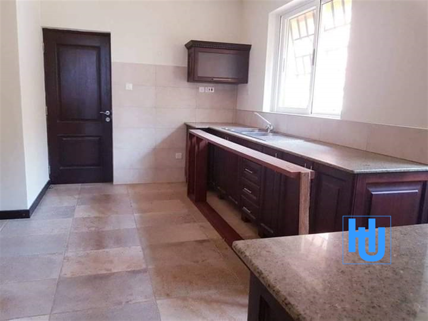 Mansion for sale in Lubowa Wakiso