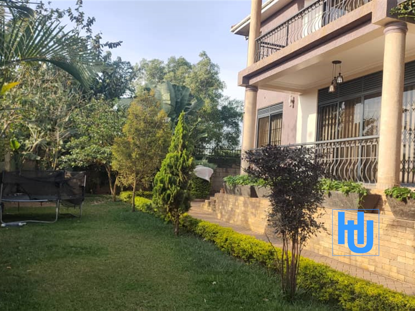 Mansion for sale in Buziga Wakiso