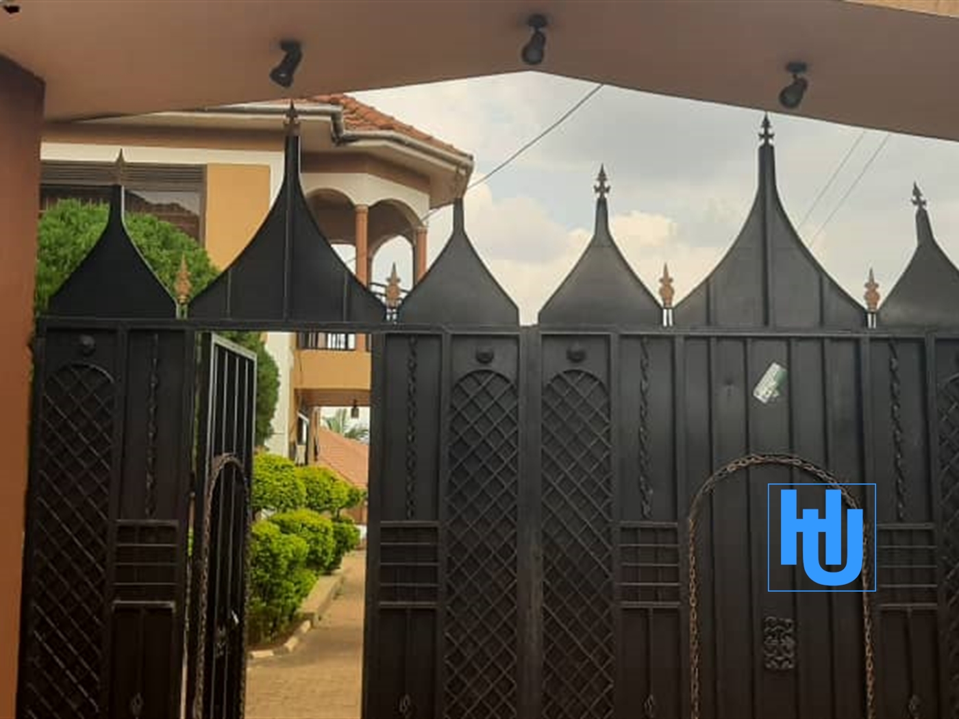 Mansion for sale in Muyenga Wakiso