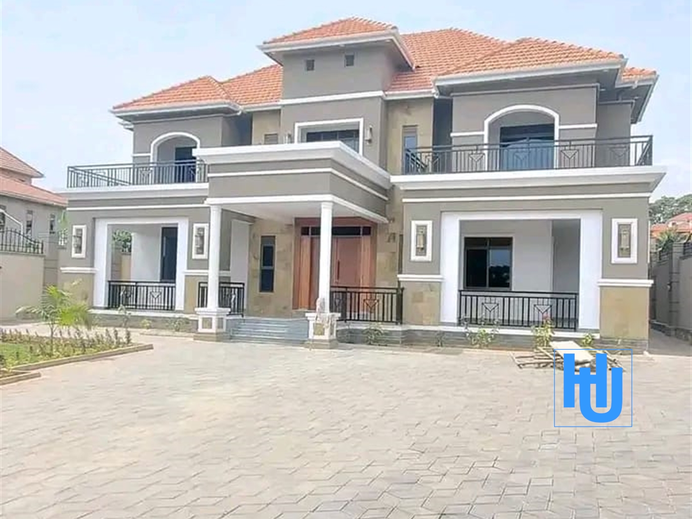 Mansion for sale in Munyonyo Wakiso