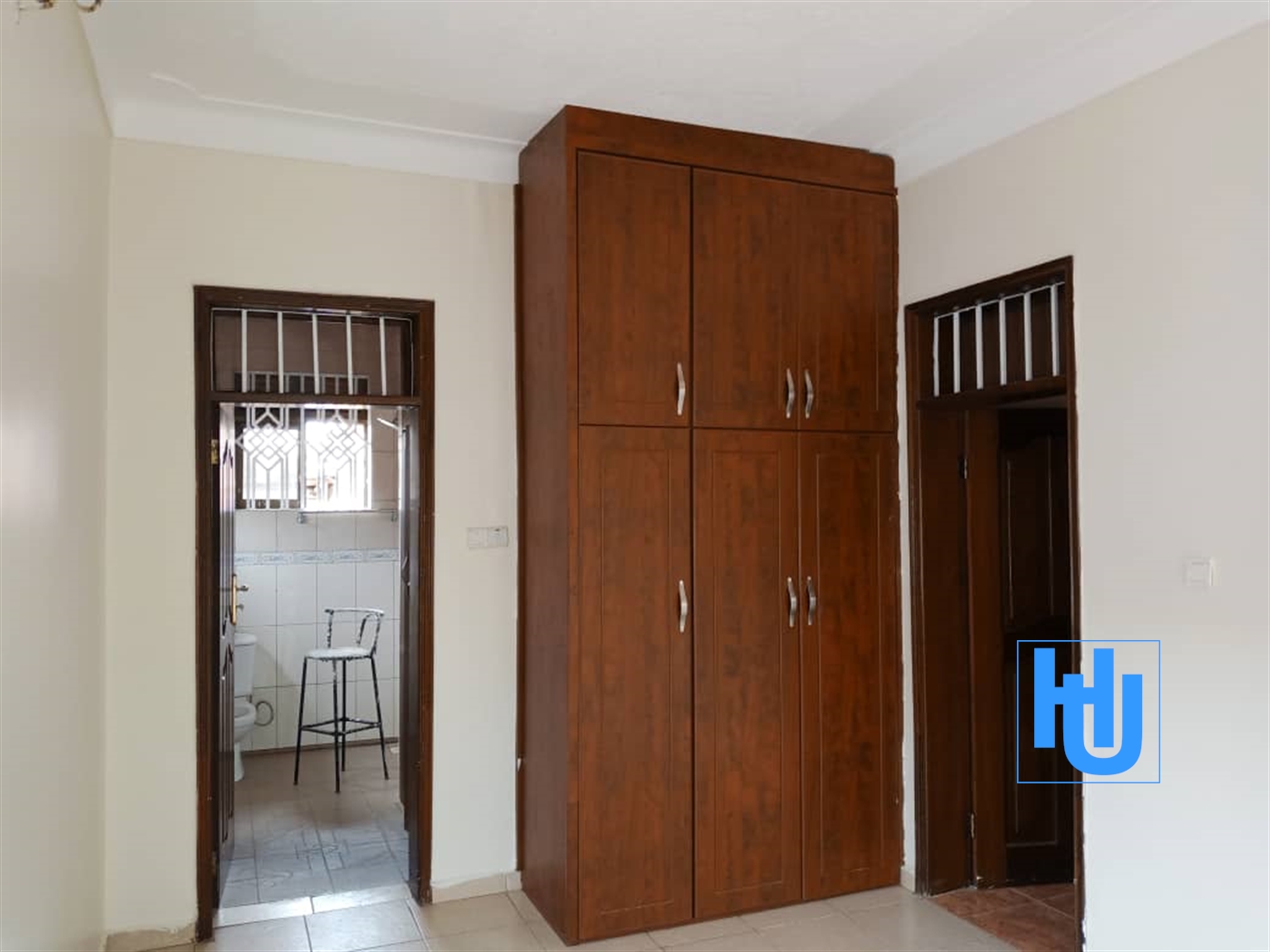 Bungalow for rent in Kiwaatule Kampala