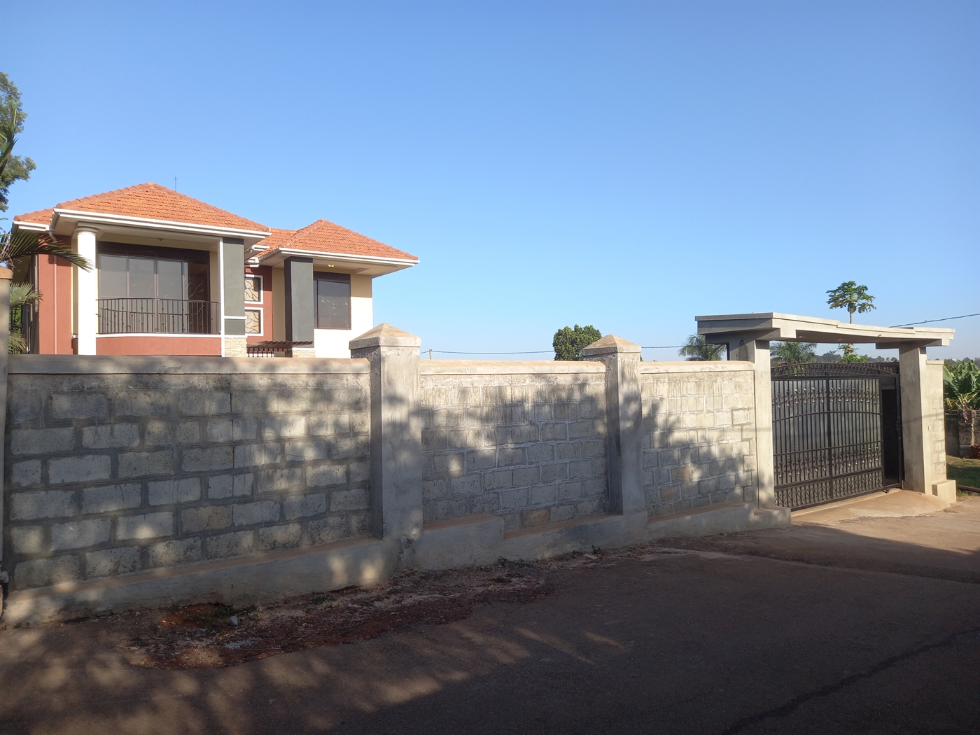 Storeyed house for sale in Kanyanya Kampala