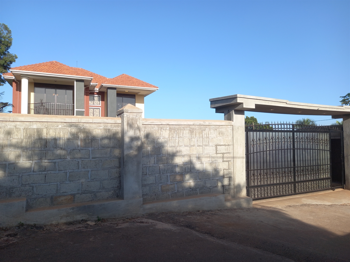 Storeyed house for sale in Kanyanya Kampala