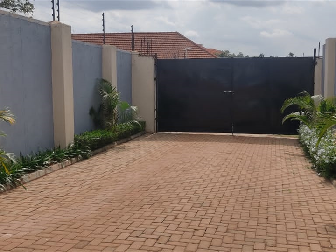 Mansion for sale in Kyanja Kampala