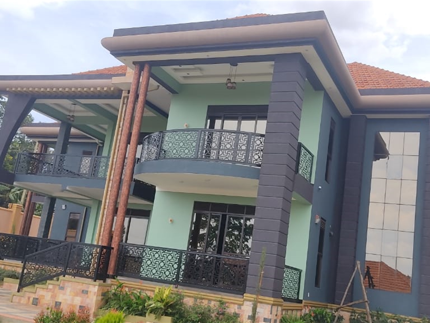 Storeyed house for sale in Kungu Wakiso