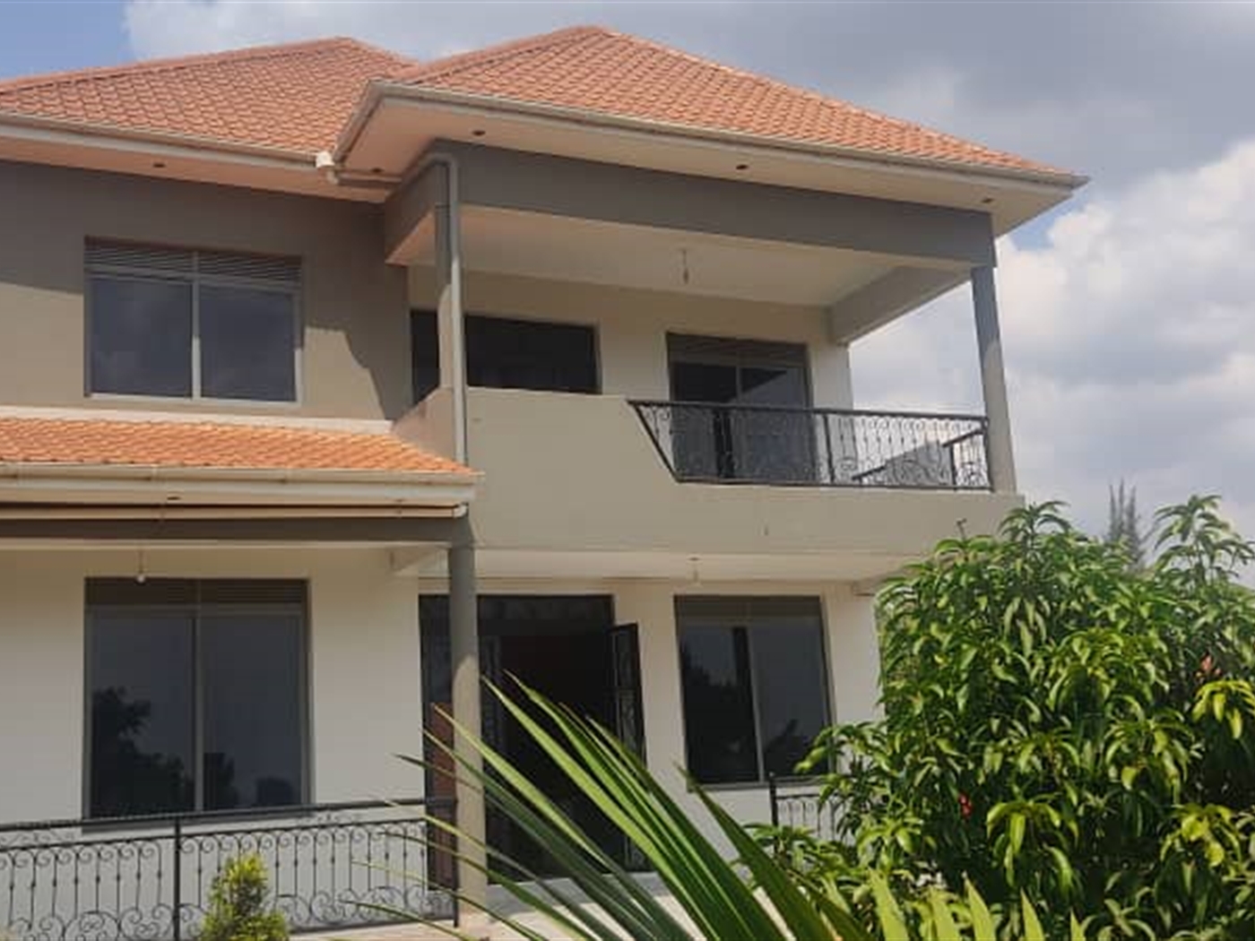 Storeyed house for sale in Kira Wakiso