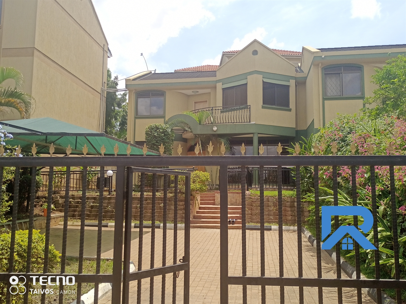 Duplex for rent in Muyenga Kampala