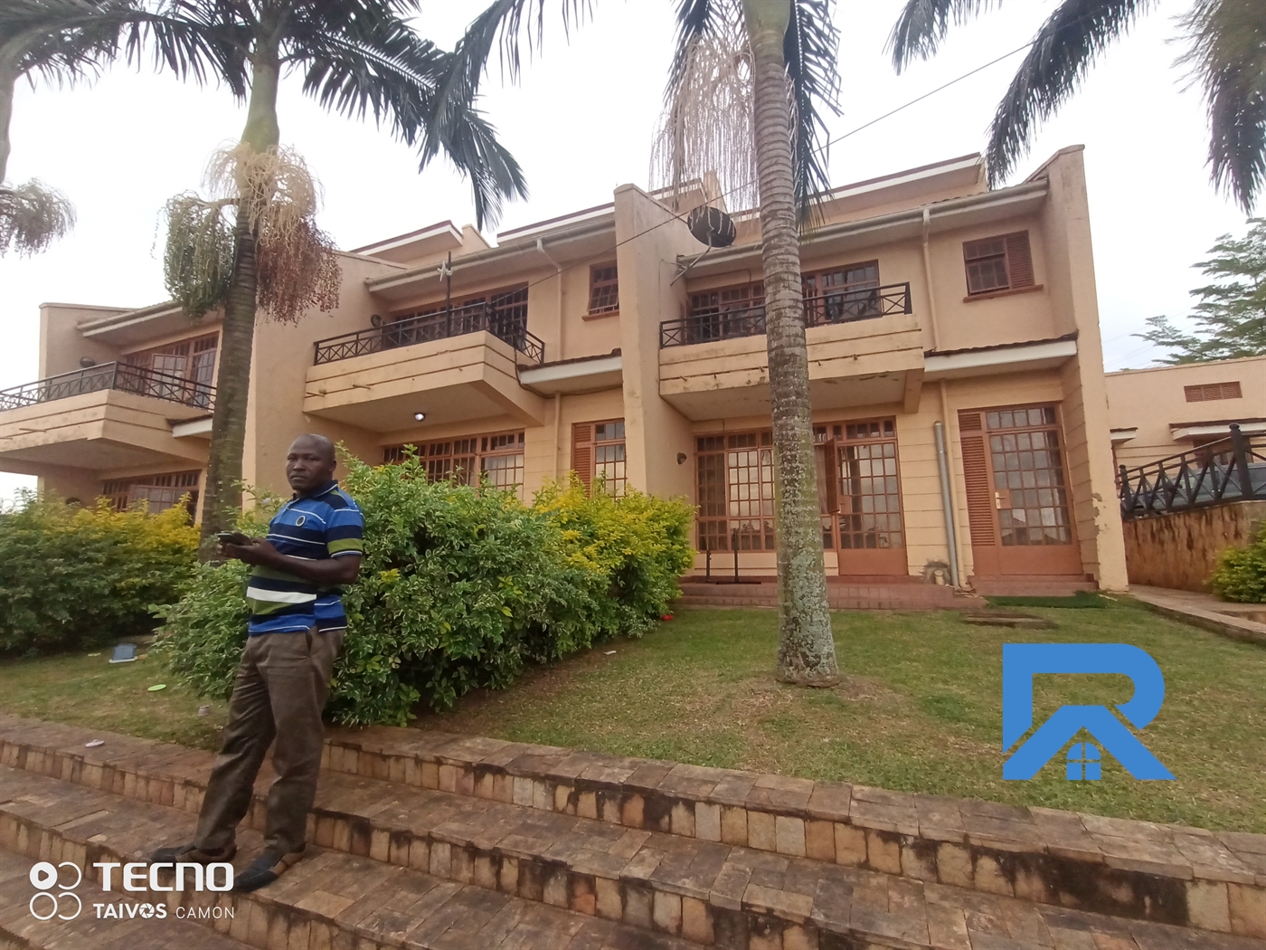 Duplex for rent in Lweza Kampala