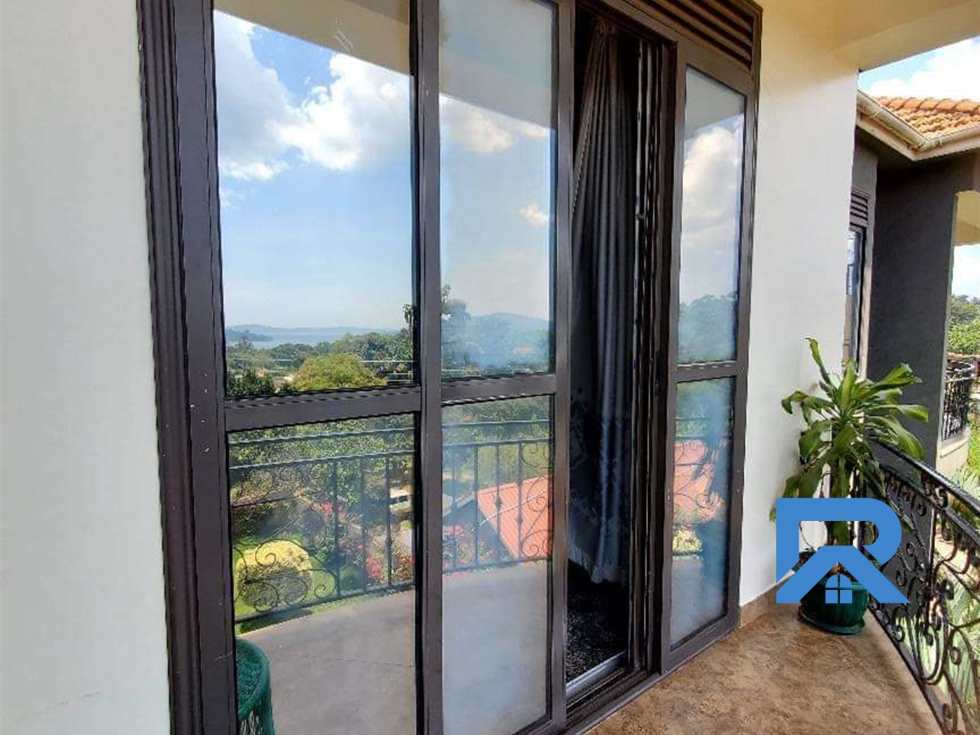 Apartment block for sale in Munyonyo Kampala