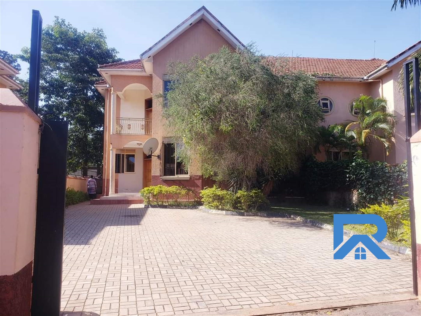 Villa for rent in Bbunga Kampala