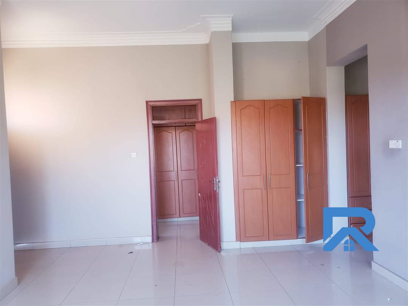 Villa for rent in Bbunga Kampala