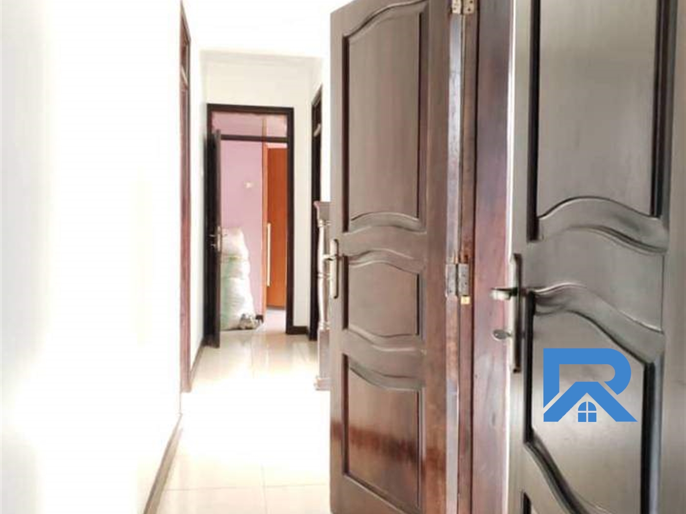 Storeyed house for rent in Kisaasi Kampala