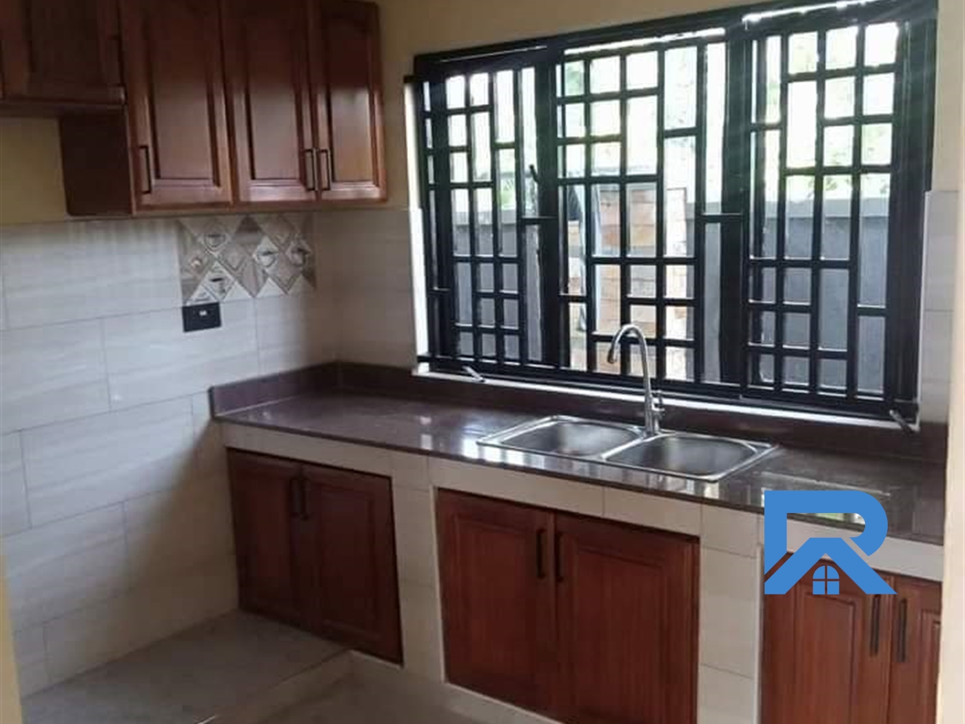 Villa for rent in Kirinya Kampala