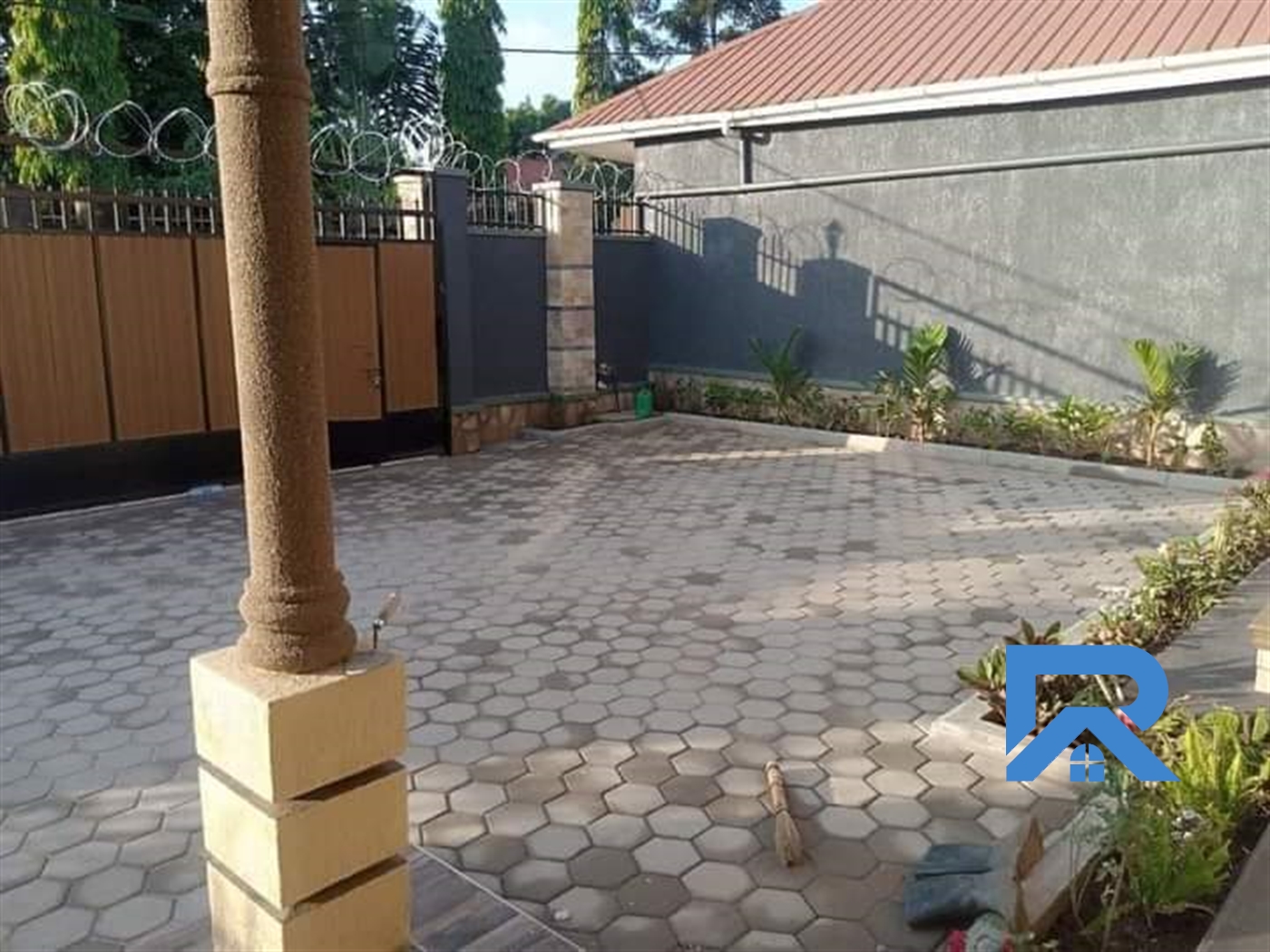 Villa for rent in Kirinya Kampala