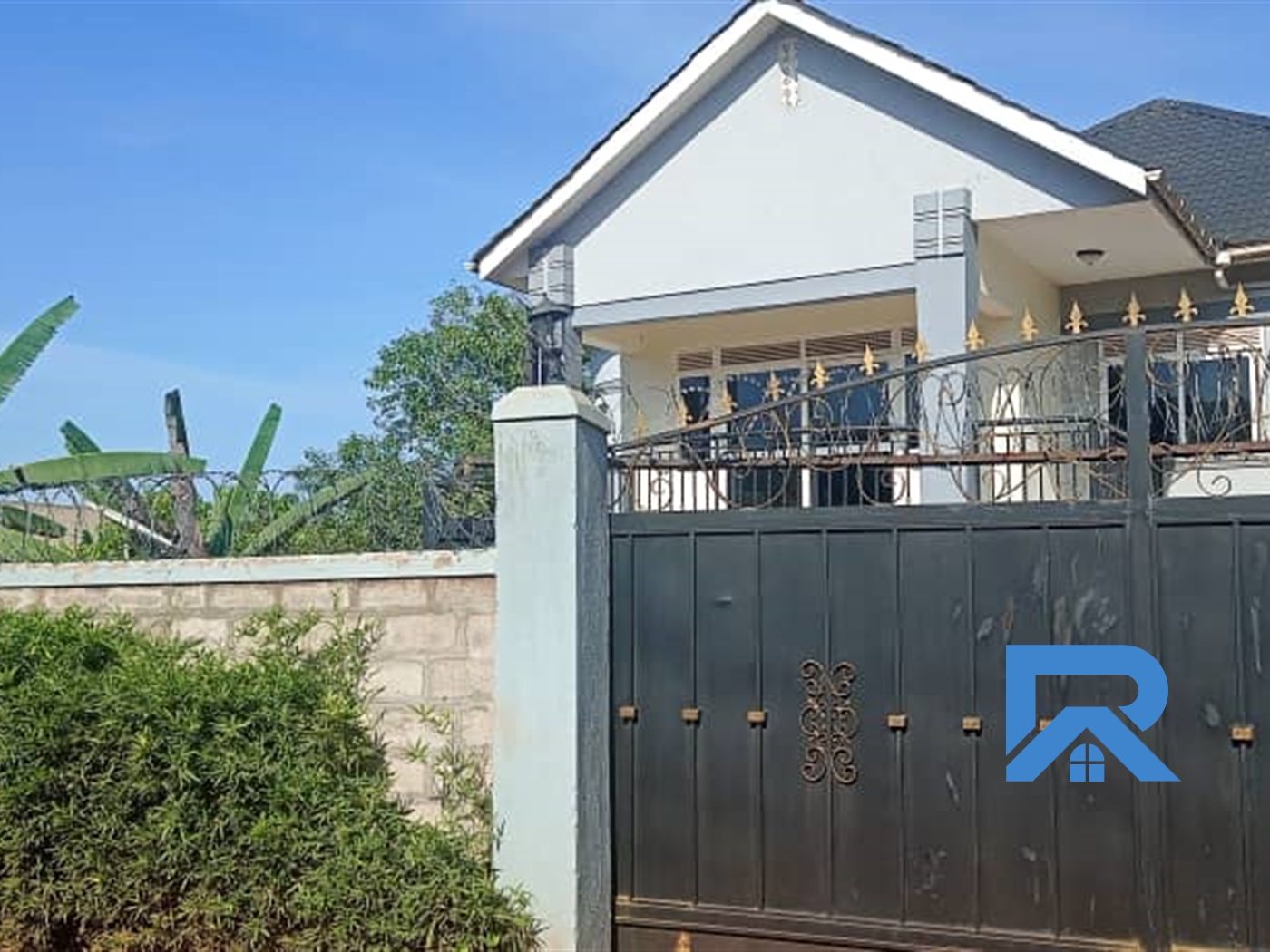 Storeyed house for rent in Kitende Kampala