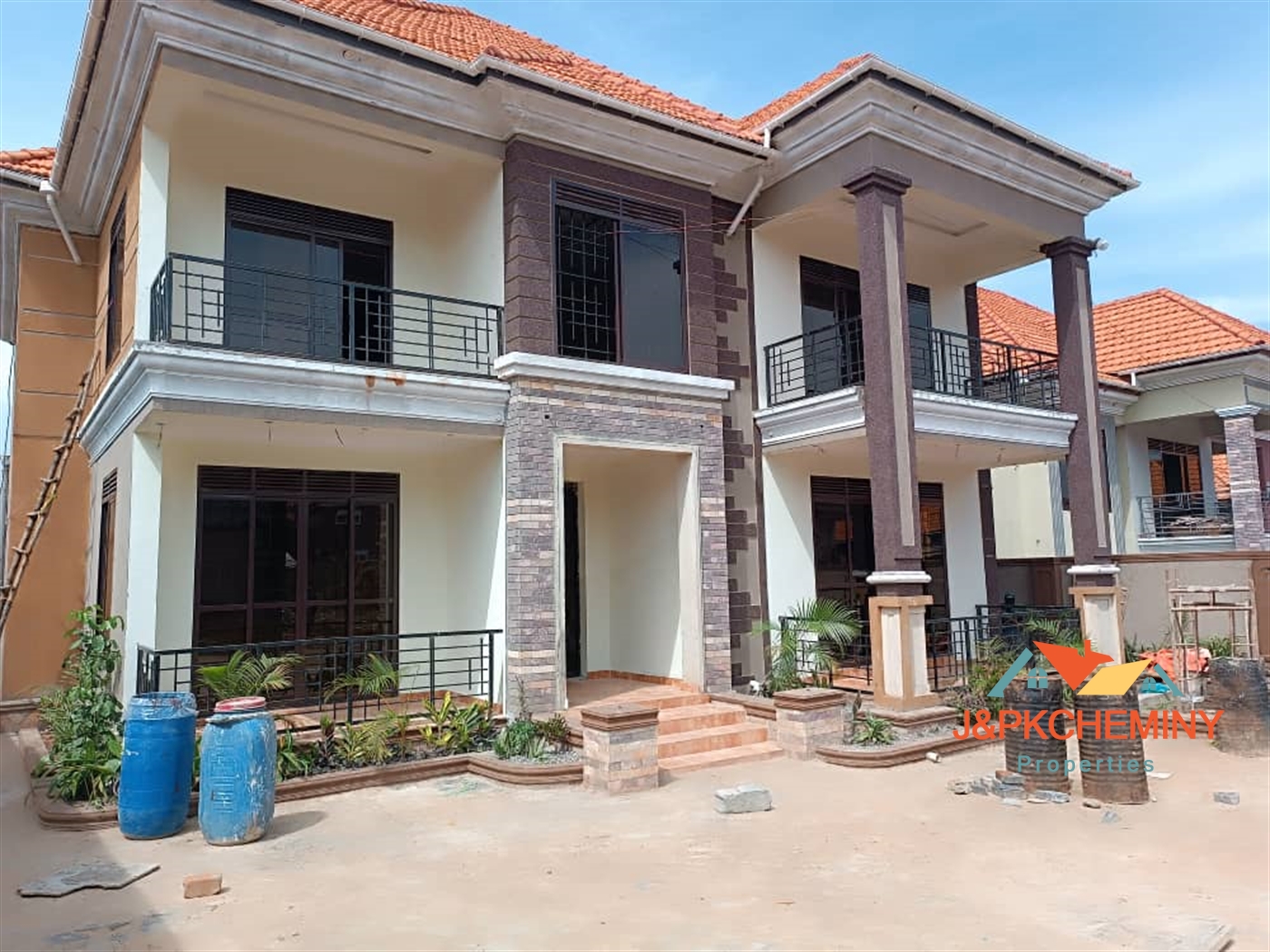 Storeyed house for sale in Kisaasi Wakiso