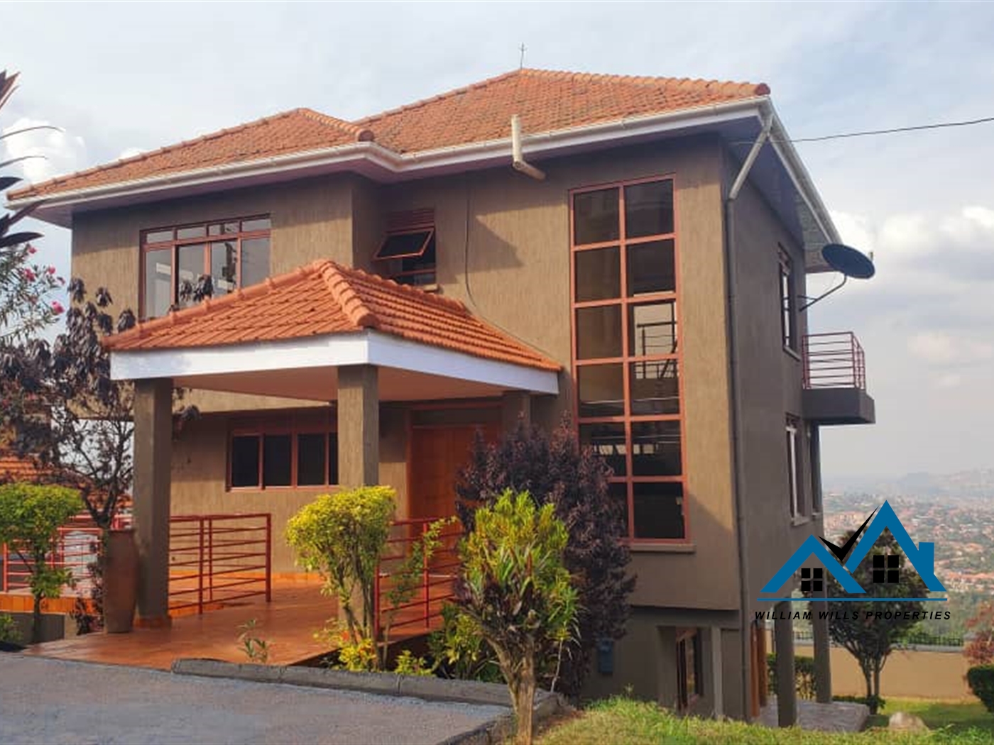 Storeyed house for sale in Bwebajja Wakiso