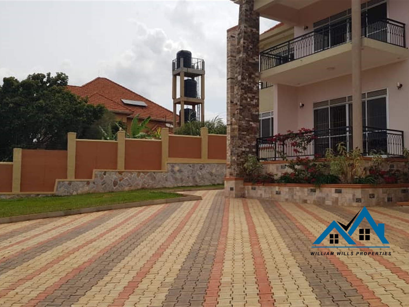 Storeyed house for sale in Bwebajja Wakiso