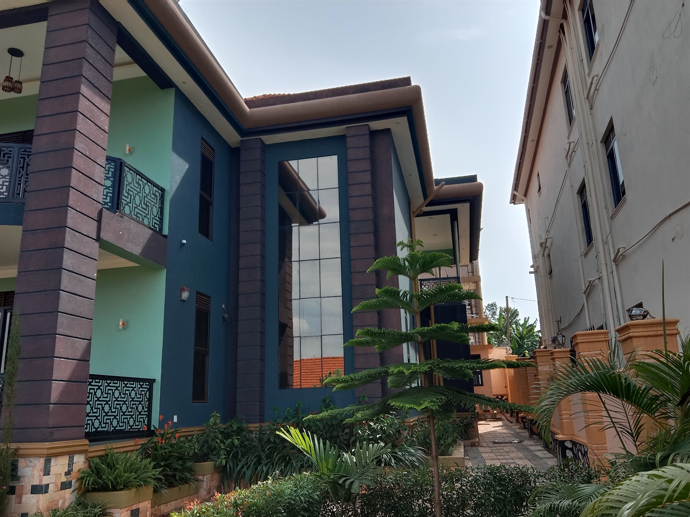 Mansion for sale in Kira Wakiso