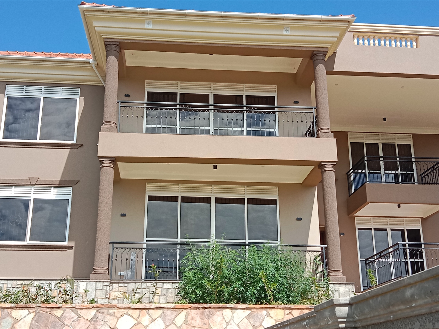 Storeyed house for sale in Munyonyo Kampala